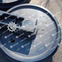 81N8-13011 Направляющее колесо HYUNDAI R290LC-7A